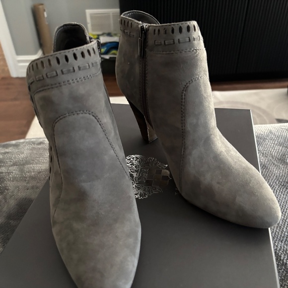 Ankle boots - Picture 2 of 3
